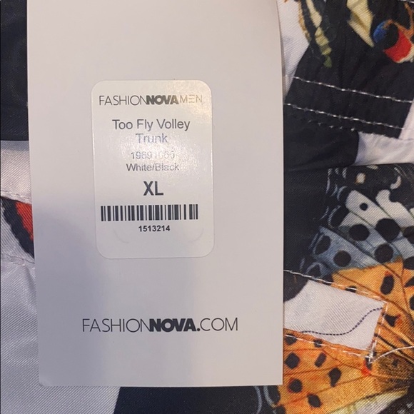 Fashion nova volley shorts - Picture 3 of 3